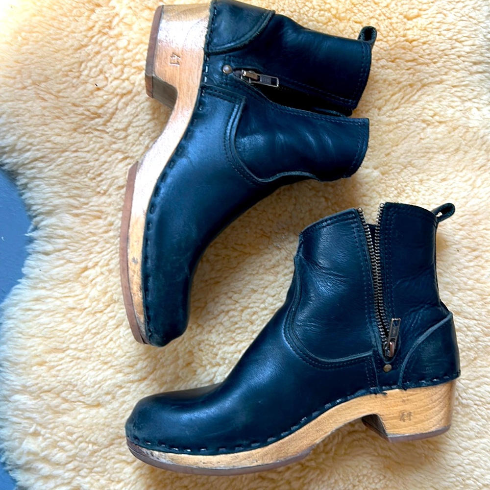 No. 6 Clog boots